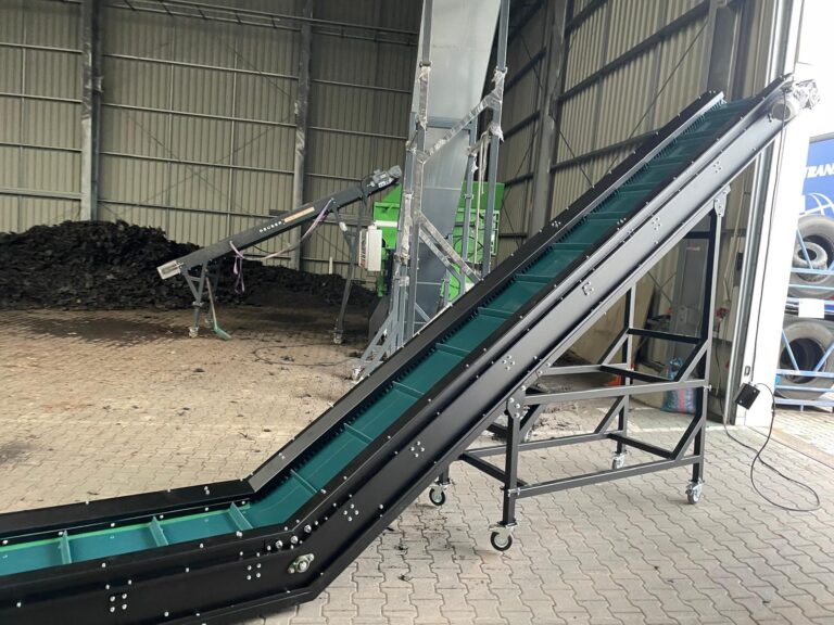 Realizacja M-STEEL – przenośnik taśmowy PVC dla przemysłu